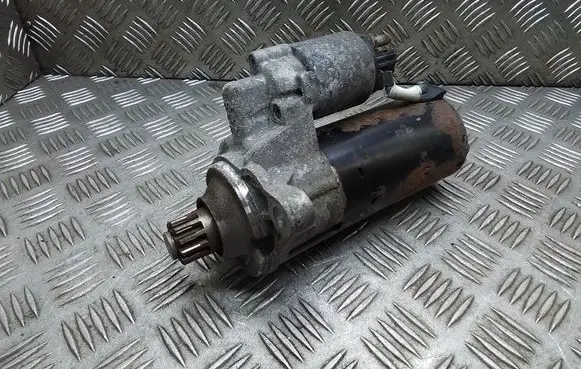 Volkswagen PASSAT B6 Starter motor 02E911023L