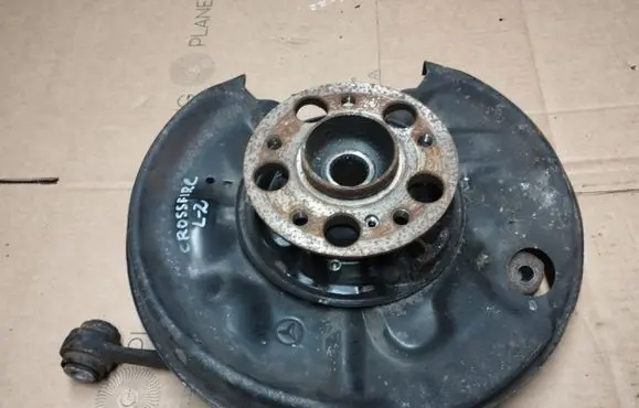 Chrysler Crossfire Rear wheel hub spindle/knuckle 