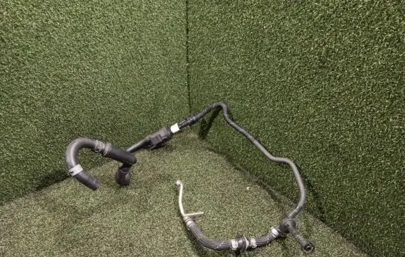 Porsche Cayenne (9Y0 9Y3) Engine coolant pipe/hose 06M133240AN 06M133240 06H906052A