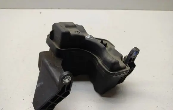 Mini Cooper Countryman R60 Vacuum air tank 7560916