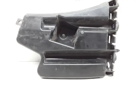 Volvo V60 Front bumper mounting bracket 30796626