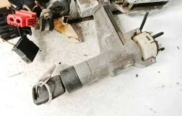 Audi A6 S6 C4 4A Ignition lock 4a0905851e