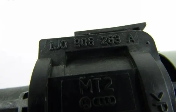 Volkswagen PASSAT B5.5 Turbo solenoid valve 1J0906283A
