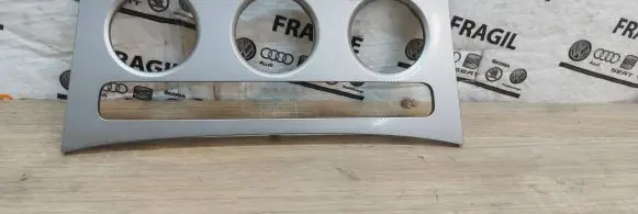 Volkswagen PASSAT B6 Other interior part 3C0863100