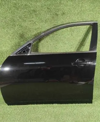 Infiniti G35 Front door