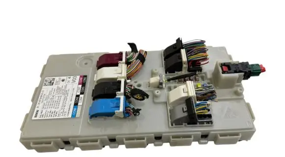 BMW 5 G30 G31 Fuse module 6135879495301 879495301 8794953