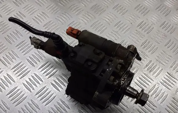 Ford Focus Fuel injection high pressure pump 4M5Q9B395AD