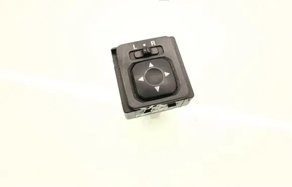 Wing mirror switch