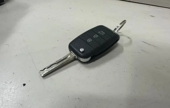 KIA Rio Ignition key/card RKE4F13 433EUTP