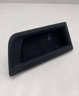 BMW 1 F20 F21 USB socket connector 9230248 9207358