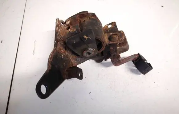 Toyota Corolla E120 E130 Engine mount bracket
