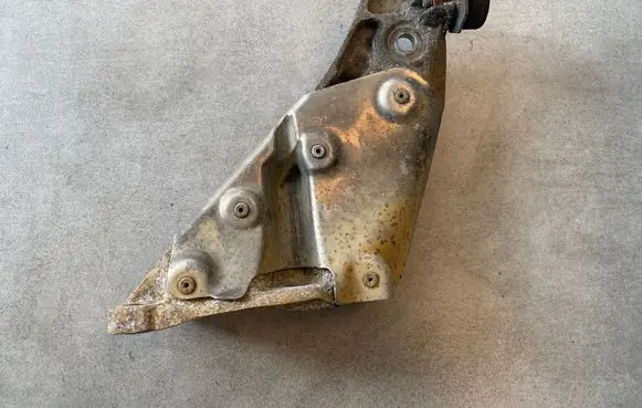 BMW X5 E70 Engine mounting bracket 22116772680