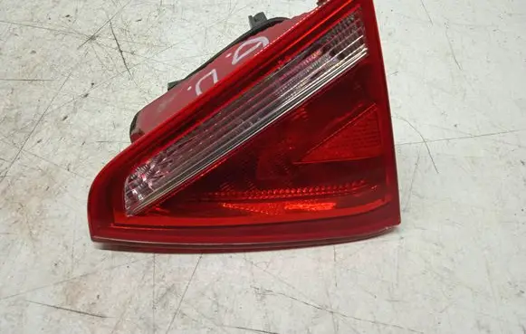 Audi A5 8T 8F Tailgate rear/tail lights 8T0945094