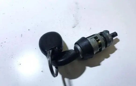Volkswagen Golf III Ignition lock 1h0905855 cwsl201