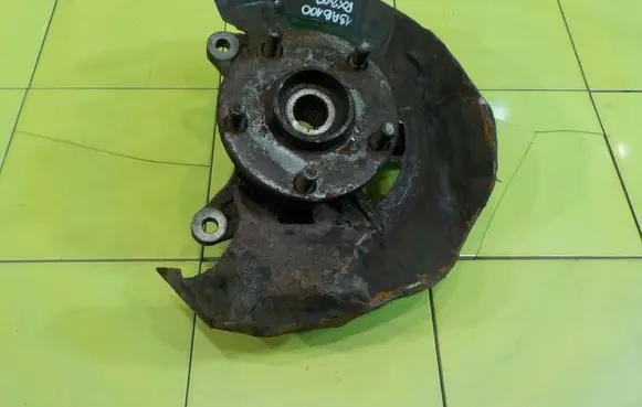 Lexus RX 300 Front wheel hub spindle knuckle PRZOD