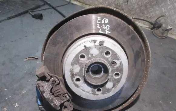BMW 5 E60 E61 Stub axle 040331105368 B020846T
