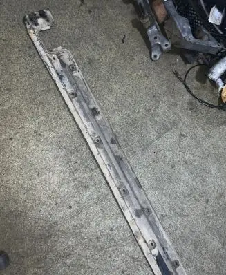 BMW 5 E39 Side skirt front trim 8201495