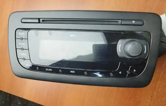 Seat Ibiza IV (6J,6P) Radio/GPS head unit trim 