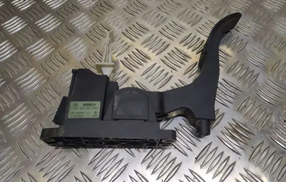 Seat Toledo II (1M) Accelerator throttle pedal 0281002342