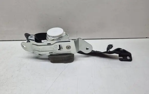 BMW 2 F46 Rear seatbelt 7332236