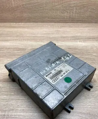 Audi A4 S4 B5 8D Engine control unit/module ECU 8D0907557B 0261203554