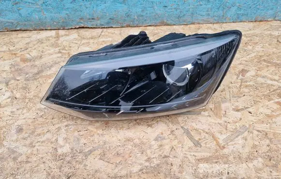 Skoda Fabia Mk3 (NJ) Headlight/headlamp 6V1941015B