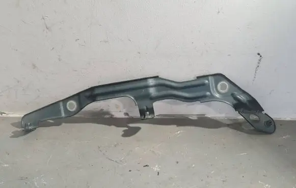 Audi A7 S7 4K8 Fender mounting bracket 4K8821168A