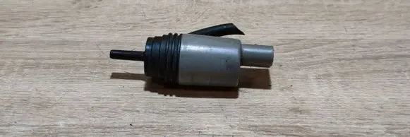BMW 5 E60 E61 Windscreen/windshield washer pump 6934153