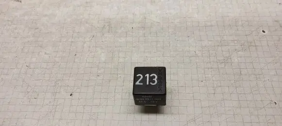 Audi A4 S4 B5 8D Other relay 443951253J 899511000 213