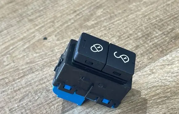 Jaguar E-Pace Central locking switch button J9C314017AA 553225