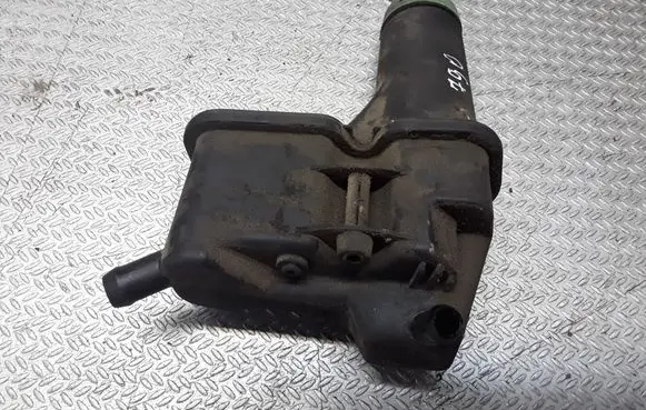 Volkswagen II LT Power steering fluid tank/reservoir