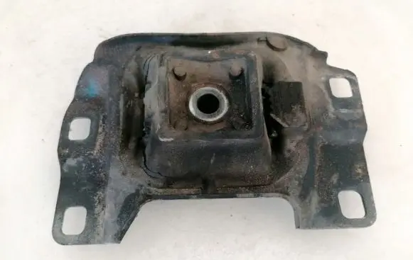 Volvo V50 Engine mount bracket 3m517m121 3m51-7m121