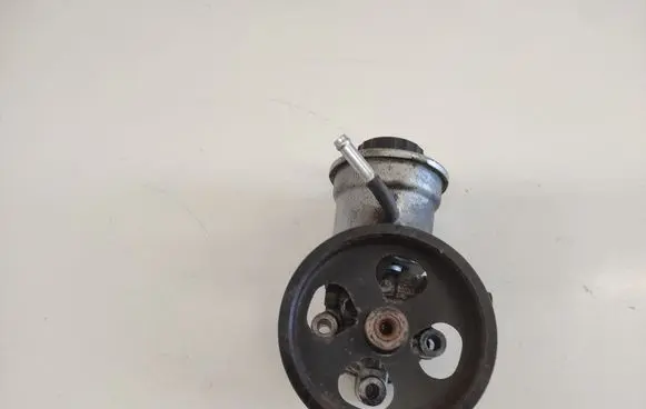 Toyota Avensis T250 Power steering pump