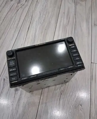 Toyota Avensis T250 Navigation unit CD/DVD player 8611360V560