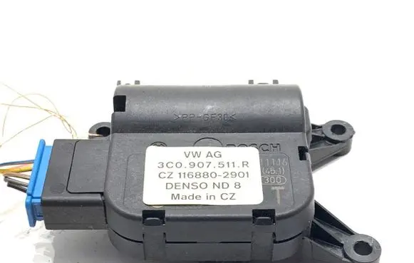 Volkswagen Tiguan Air flap motor/actuator 3C0907511R