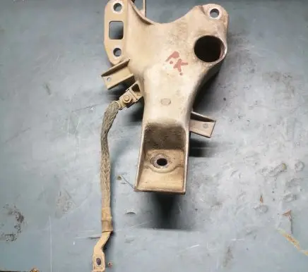 BMW X5 E70 Engine mounting bracket