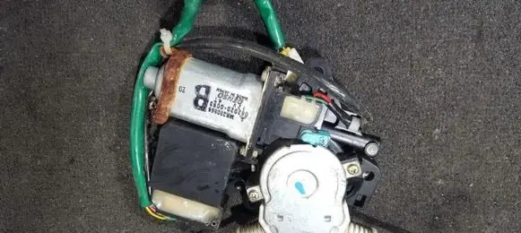 Mitsubishi Galant Front door window regulator motor mr280666