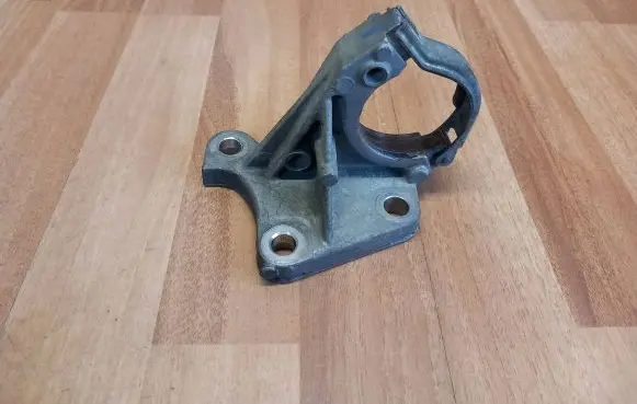 Renault Espace IV Driveshaft support bearing bracket 8200934392