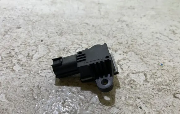 Ford Mustang VI Airbag deployment crash/impact sensor DG1314C676AA 11202016 10416C7D