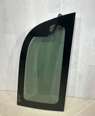 Chrysler Grand Voyager V Rear side window