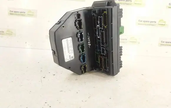 Mercedes-Benz C W204 Fuse box set 2129005812 A2129005812