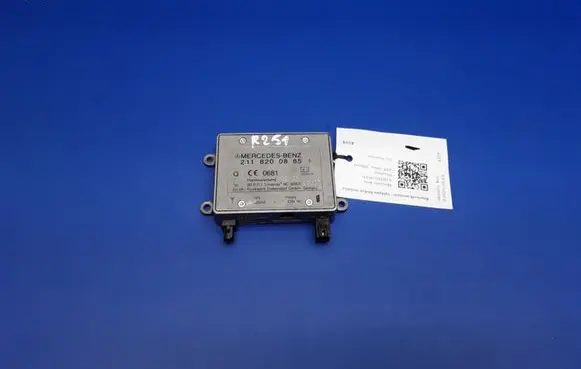 Mercedes-Benz R W251 Bluetooth control unit module 2118200885