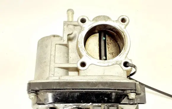 Opel Agila B Throttle valve 73KO9Z090231