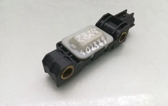 Audi A8 S8 D3 4E Airbag deployment crash/impact sensor 4B0959643D