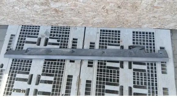 Honda CR-V Front sill (body part) 