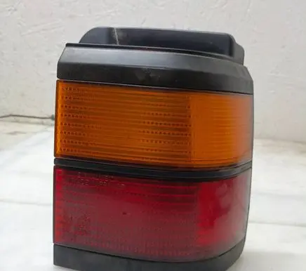 Volkswagen PASSAT B3 Rear/tail lights 333945112 333945257
