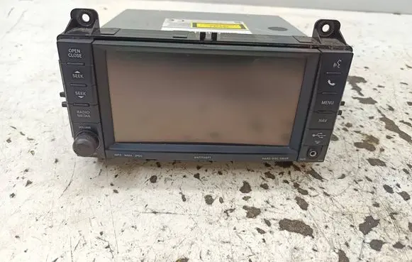 Jeep Grand Cherokee Radio/CD/DVD/GPS head unit P68089011AC