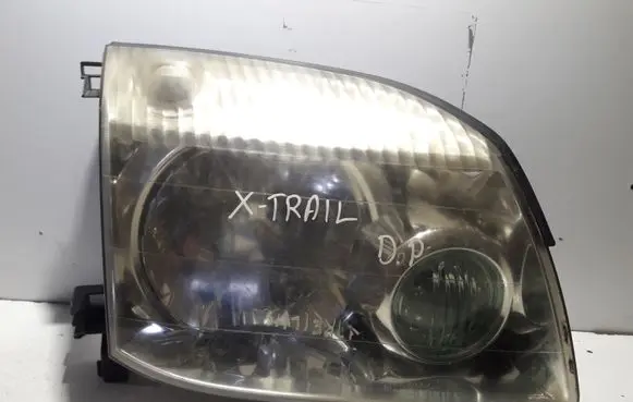 Nissan X-Trail T30 Headlight/headlamp 1669