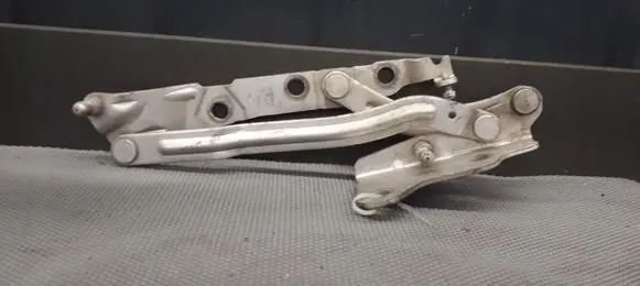 Volvo S40 Tailgate hinge 30716249