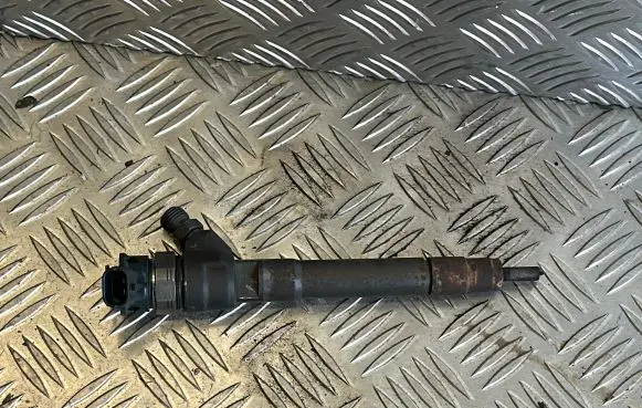 Renault Trafic III (X82) Fuel injector 0445110414